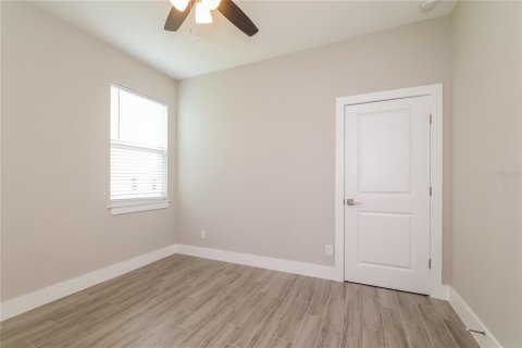 Casa en alquiler en Kissimmee, Florida, 4 dormitorios, 155.15 m2 № 1882989 - foto 13