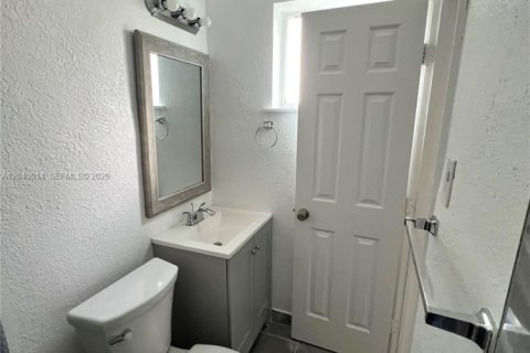 Copropriété à louer à Oakland Park, Floride: 1 chambre, 39.86 m2 № 2086178 - photo 12