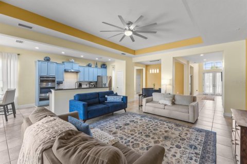 House in Bradenton, Florida 5 bedrooms, 284 sq.m. № 1885713 - photo 9