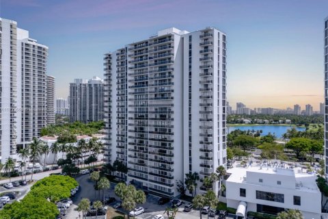 Condominio en venta en Aventura, Florida, 2 dormitorios, 106.28 m2 № 2035418 - foto 5