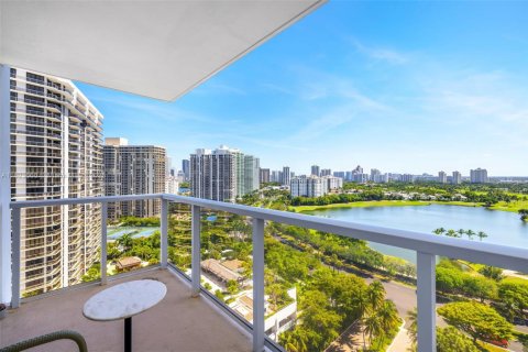 Condominio en venta en Aventura, Florida, 2 dormitorios, 106.28 m2 № 2035418 - foto 9
