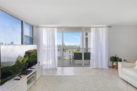 Condominio en venta en Aventura, Florida, 2 dormitorios, 106.28 m2 № 2035418 - foto 11