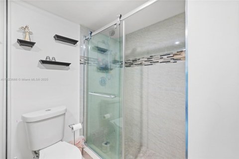 Condominio en venta en Aventura, Florida, 2 dormitorios, 106.28 m2 № 2035418 - foto 21