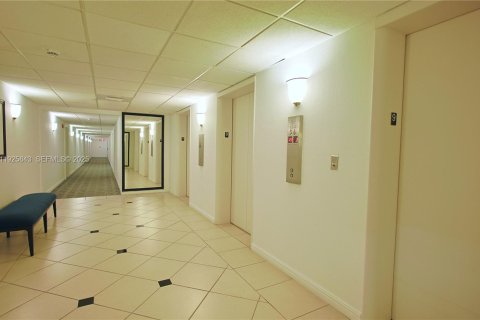 Снять в аренду кондоминиум в Санни-Айлс-Бич, Флорида 1 спальня, 70.79м2, № 1984307 - фото 7