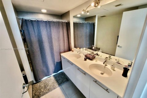 Copropriété à louer à Miami, Floride: 1 chambre, 70.05 m2 № 2008228 - photo 5