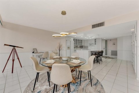 Condo in Sarasota, Florida, 3 bedrooms  № 926822 - photo 21