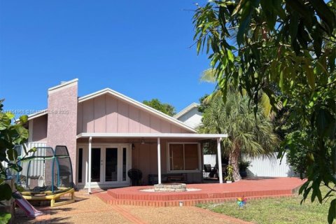 Villa ou maison à vendre à Miramar, Floride: 3 chambres, 127.83 m2 № 1875027 - photo 14