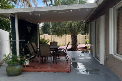 Villa ou maison à vendre à Miramar, Floride: 3 chambres, 127.83 m2 № 1875027 - photo 18