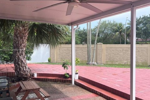 Villa ou maison à vendre à Miramar, Floride: 3 chambres, 127.83 m2 № 1875027 - photo 15