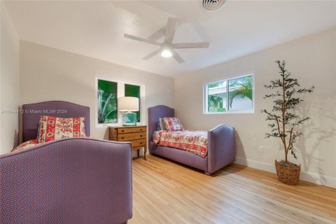 House in Coral Gables, Florida 3 bedrooms, 176.14 sq.m. № 1360262 - photo 8
