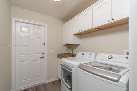 House in Ocala, Florida 4 bedrooms, 166.3 sq.m. № 1958483 - photo 15