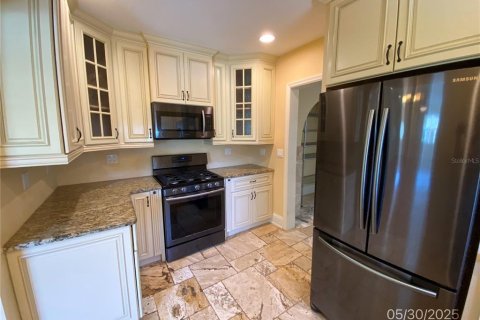 Снять в аренду виллу или дом в Деланд, Флорида 4 комнаты, 107.4м2, № 1874014 - фото 9