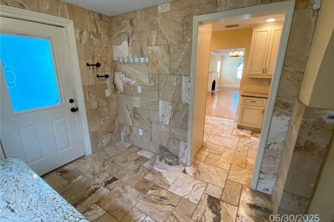 Снять в аренду виллу или дом в Деланд, Флорида 4 комнаты, 107.4м2, № 1874014 - фото 12