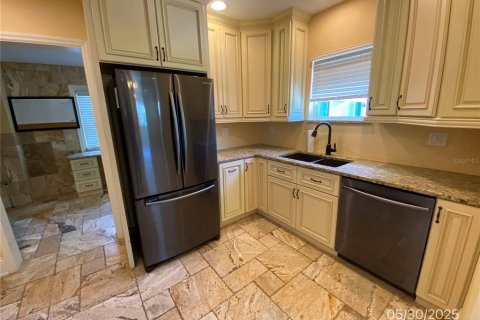 Снять в аренду виллу или дом в Деланд, Флорида 4 комнаты, 107.4м2, № 1874014 - фото 8