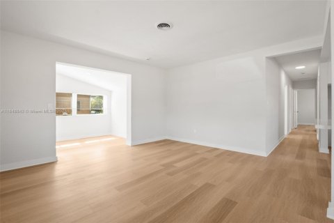 Casa en venta en North Miami Beach, Florida, 3 dormitorios, 128.76 m2 № 1857485 - foto 7