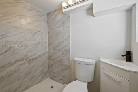 Casa en venta en North Miami Beach, Florida, 3 dormitorios, 128.76 m2 № 1857485 - foto 13