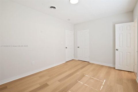 Casa en venta en North Miami Beach, Florida, 3 dormitorios, 128.76 m2 № 1857485 - foto 10