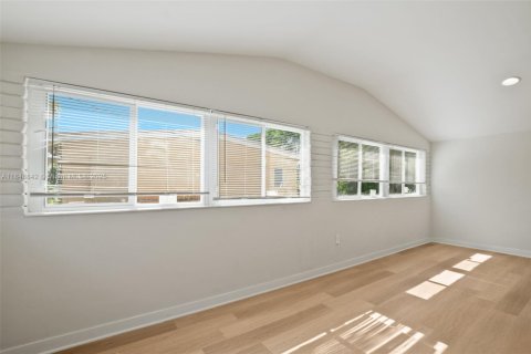 Casa en venta en North Miami Beach, Florida, 3 dormitorios, 128.76 m2 № 1857485 - foto 8