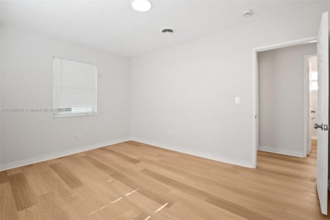 Casa en venta en North Miami Beach, Florida, 3 dormitorios, 128.76 m2 № 1857485 - foto 15