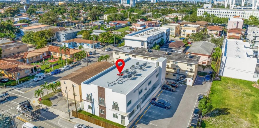 Propiedad comercial en Miami, Florida № 1934423