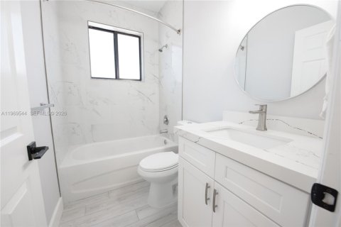 Villa ou maison à vendre à Homestead, Floride: 4 chambres, 255.67 m2 № 2042226 - photo 18