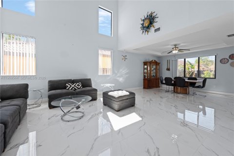 Villa ou maison à vendre à Homestead, Floride: 4 chambres, 255.67 m2 № 2042226 - photo 2