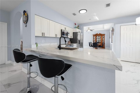 Villa ou maison à vendre à Homestead, Floride: 4 chambres, 255.67 m2 № 2042226 - photo 12