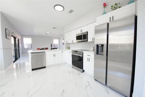 Villa ou maison à vendre à Homestead, Floride: 4 chambres, 255.67 m2 № 2042226 - photo 9