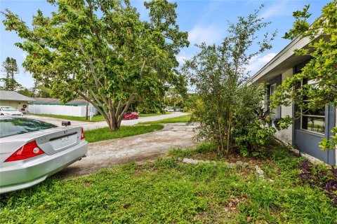 Casa en venta en Bradenton, Florida, 2 dormitorios, 110.09 m2 № 2429291 - foto 8