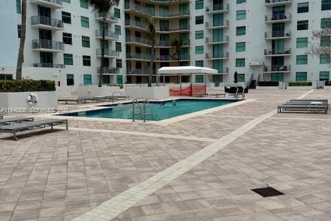 Apartment in Hollywood, Florida 3 bedrooms, 141.4 sq.m. № 2002954