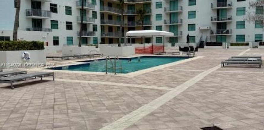 Apartment in Hollywood, Florida 3 bedrooms, 141.4 sq.m. № 2002954