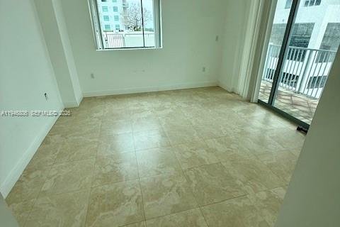 Apartment in Hollywood, Florida 3 bedrooms, 141.4 sq.m. № 2002954 - photo 2