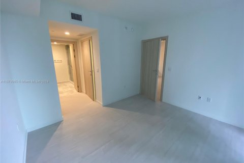 Condo in Miami, Florida, 1 bedroom  № 1705481 - photo 6