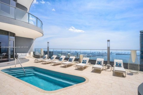 Condo in Miami, Florida, 1 bedroom  № 1705481 - photo 25