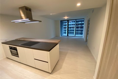 Condo in Miami, Florida, 1 bedroom  № 1705481 - photo 11