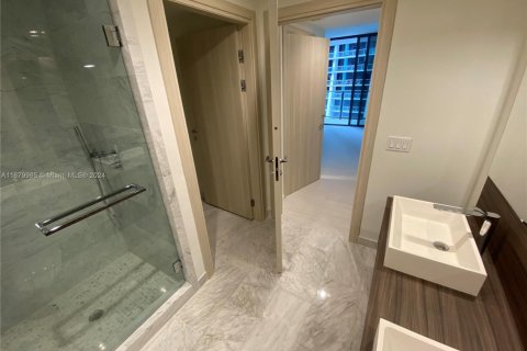Condo in Miami, Florida, 1 bedroom  № 1705481 - photo 2