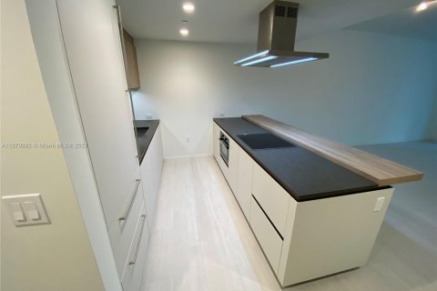 Condo in Miami, Florida, 1 bedroom  № 1705481 - photo 10