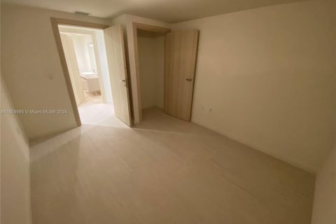 Condo in Miami, Florida, 1 bedroom  № 1705481 - photo 8