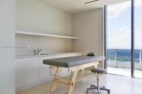 Condo in Miami, Florida, 1 bedroom  № 1705481 - photo 21