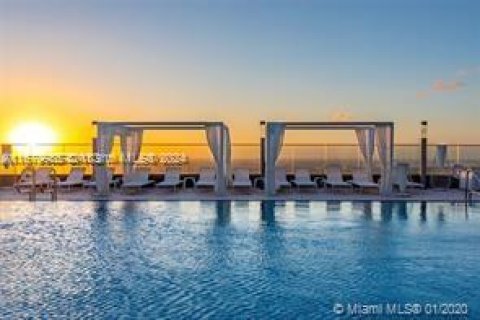 Condo in Miami, Florida, 1 bedroom  № 1705481 - photo 12