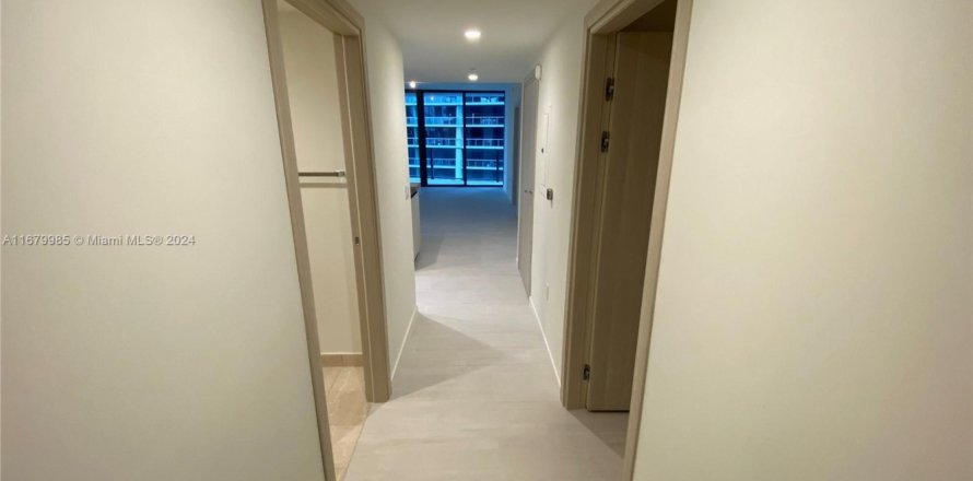 Condo in Miami, Florida, 1 bedroom № 1705481