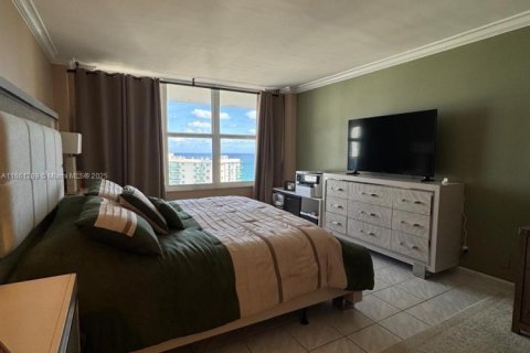 Condo in Hollywood, Florida, 2 bedrooms  № 1875359 - photo 26