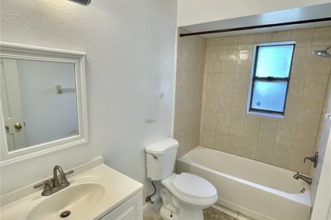 House in Kissimmee, Florida 3 bedrooms, 137.12 sq.m. № 2393743 - photo 13