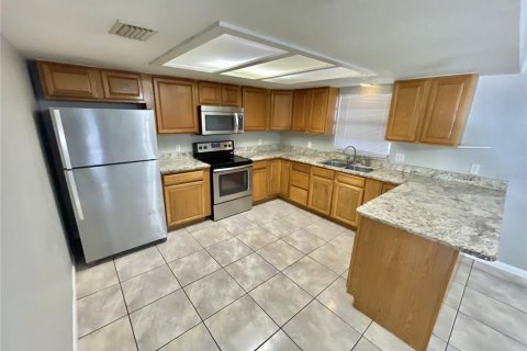 House in Kissimmee, Florida 3 bedrooms, 137.12 sq.m. № 2393743 - photo 5