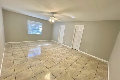 House in Kissimmee, Florida 3 bedrooms, 137.12 sq.m. № 2393743 - photo 9
