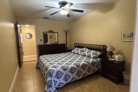 Condo in Saint Petersburg, Florida, 2 bedrooms  № 2227833 - photo 10