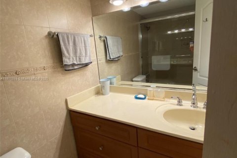 Condominio en venta en Hallandale Beach, Florida, 1 dormitorio, 77.29 m2 № 1871525 - foto 10
