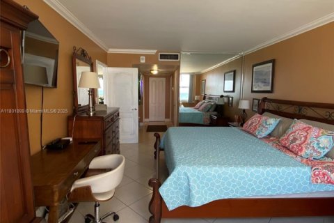 Condominio en venta en Hallandale Beach, Florida, 1 dormitorio, 77.29 m2 № 1871525 - foto 20