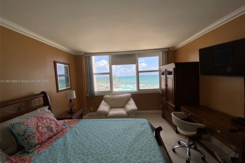Condominio en venta en Hallandale Beach, Florida, 1 dormitorio, 77.29 m2 № 1871525 - foto 18