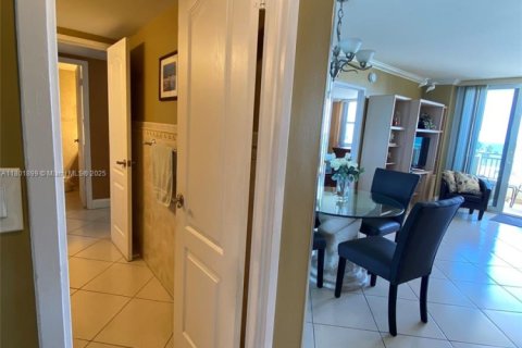 Condominio en venta en Hallandale Beach, Florida, 1 dormitorio, 77.29 m2 № 1871525 - foto 6